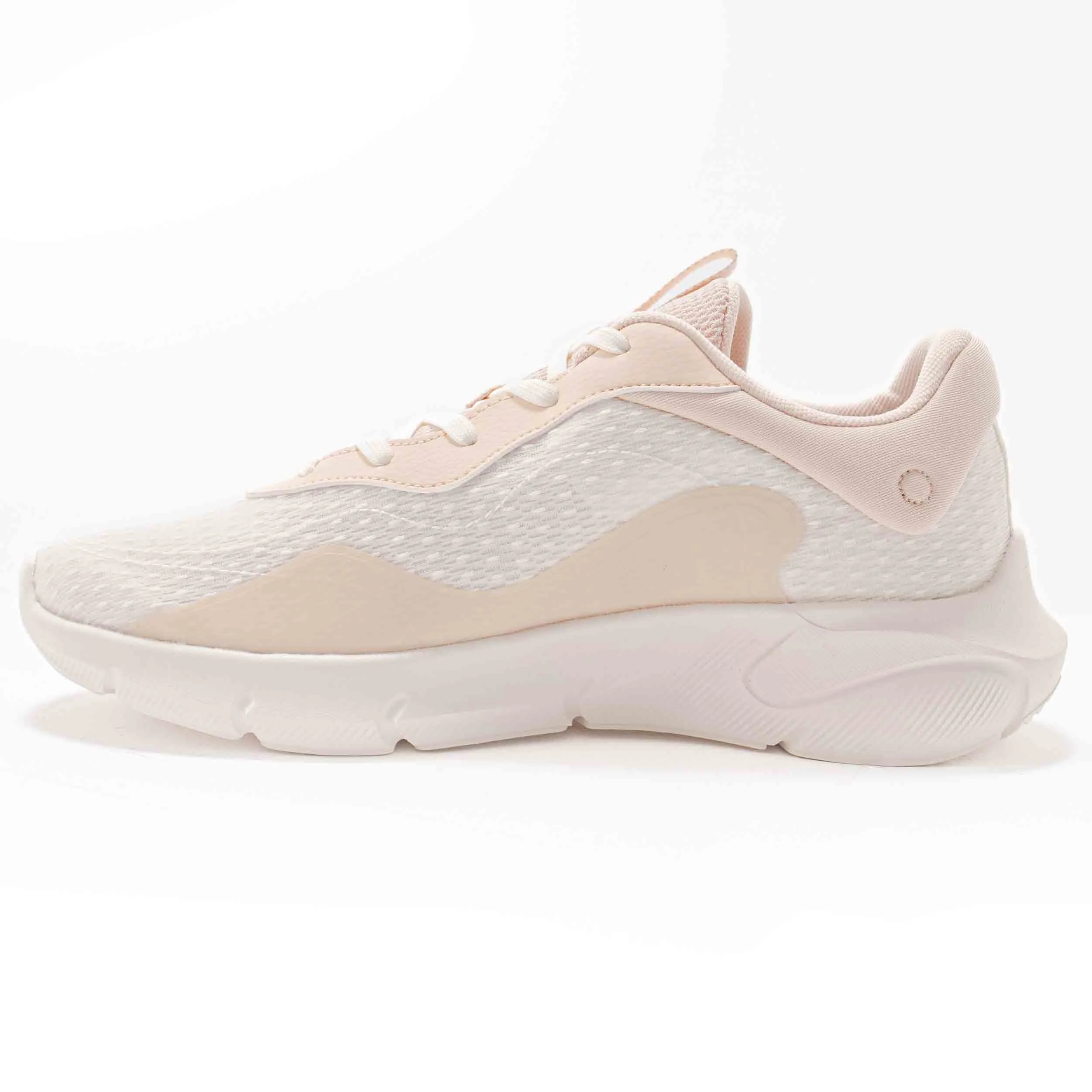 CROSS-TRAINING SHOES